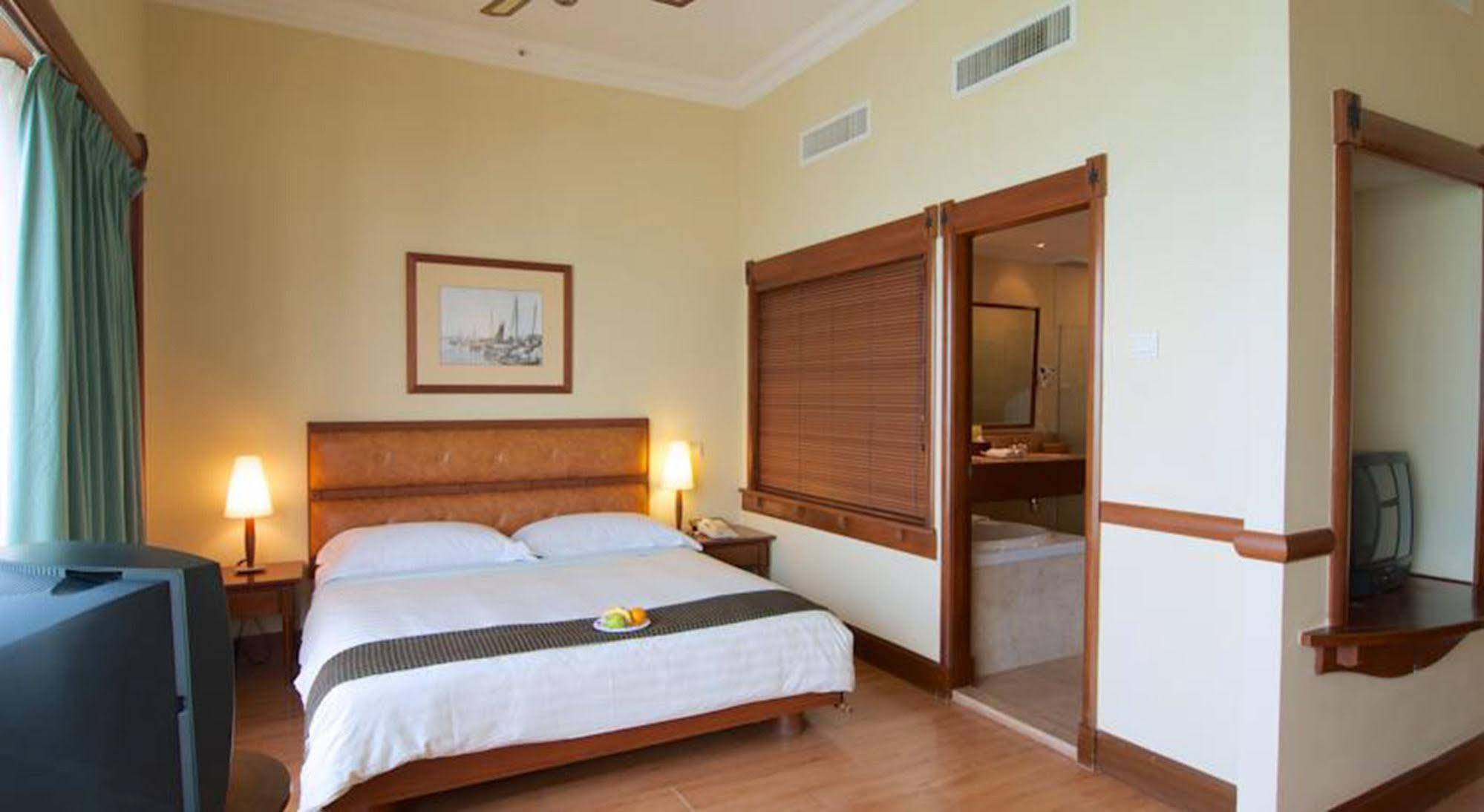 The Millen Penang, Autograph Collection Hotell George Town Exteriör bild A room at the hotel